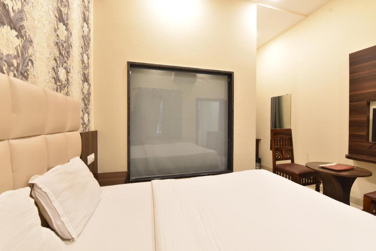 Hotel Dosa plaza Udaipur Exterior foto